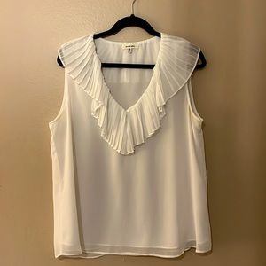 Max studio white top sleeveless